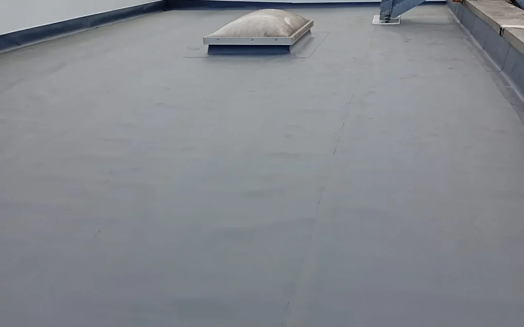 Étanchéité de toiture à Épinal : les solutions durables pour protéger votre bâtiment industriel